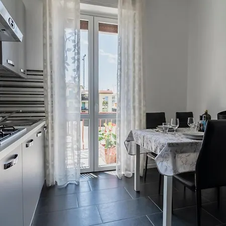 Red & Blu Apartments Desenzano del Garda Exterior photo
