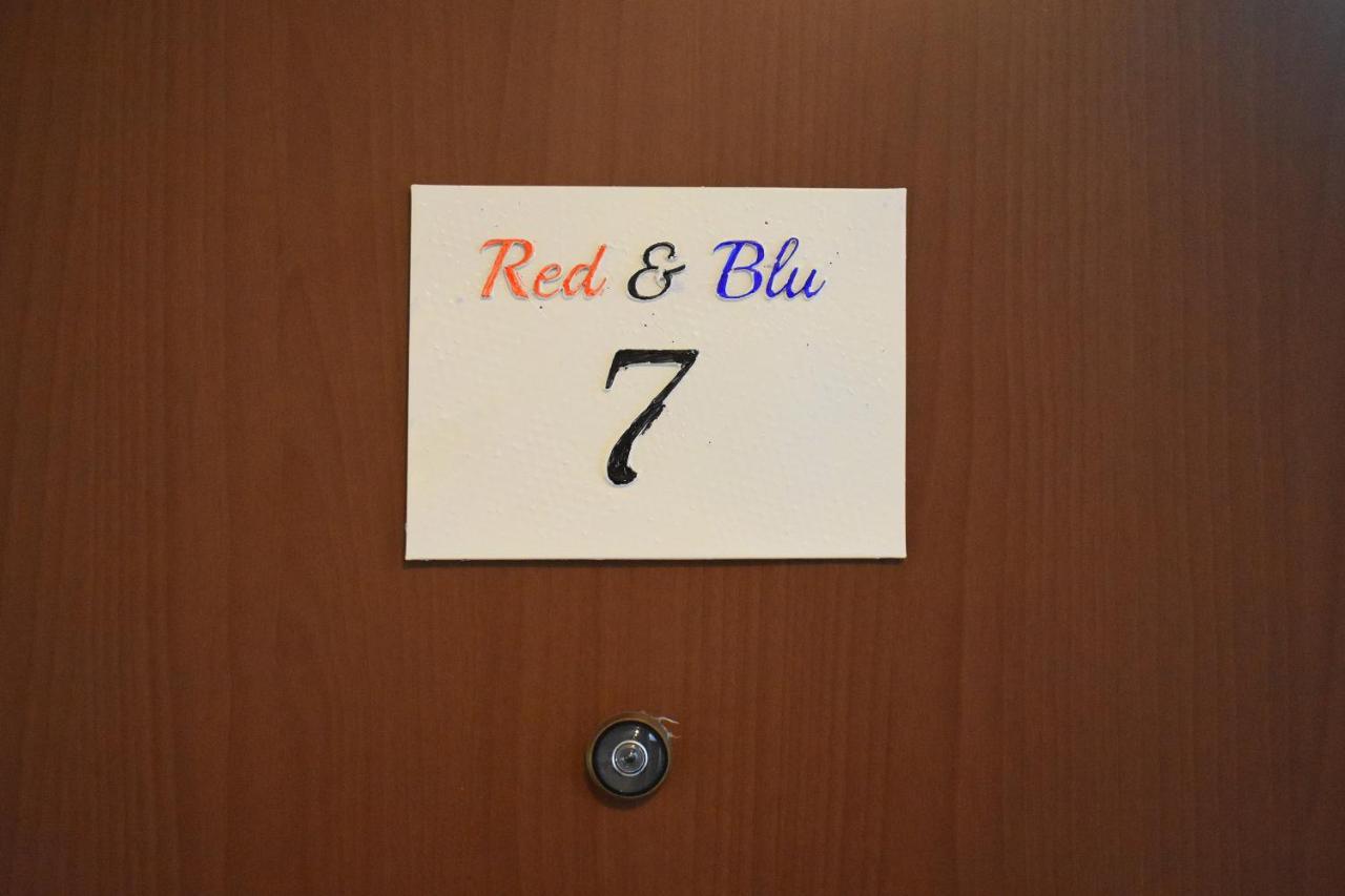Red & Blu *